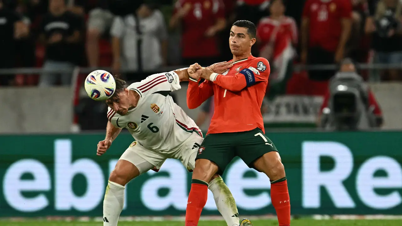 Cristiano Ronaldo (Kanan)