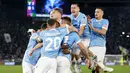 Lazio sukses meraup tiga poin usai menumbangkan juara bertahan Inter Milan pada laga pekan ke-8 Serie A 2021/22, Sabtu (16/10/2021). (AP/Alessandra Tarantino)