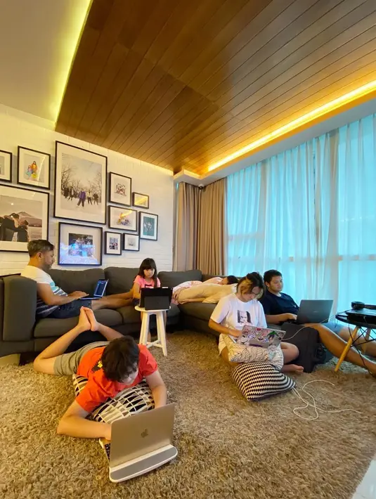 Mona Ratuliu dan Indra Brasco (Instagram/monaratuliu)