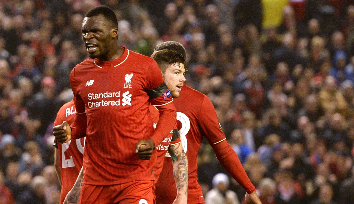 Christian Benteke yang kini tengah menjalani musim kedua bersama DC United di MLS tercatat pernah berseragam Liverpool selama semusim pada 2015/2016. Ia didatangkan pada awal musim 2015/2016 dari Aston Villa saat Liverpool dibesut Brendan Rodgers. Saat Jurgen Klopp datang menggantikan Brendan Rodgers pada Oktober 2015, ia terpinggirkan karena tipikal bermain yang tak sesuai filosofi Jurgen Klopp yang lebih memilih Roberto Firmino. Christian Benteke total bermain dalam 42 laga di semua kompetisi bareng Liverpool dengan torehan 10 gol dan 6 assist. (AFP/Oli Scarff)