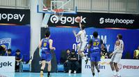 Bima Perkasa Jogja saat melawan Satya Wacana pada lanjutan IBL 2025, Rabu (14/5/2025). (Bola.com/Ana Dewi)