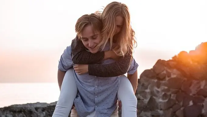 Jatuh cinta/copyright Unsplash.com/Davids Kokainis