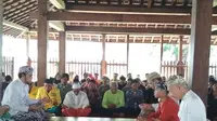 Tradisi Tawurji berpadu dengan Ngapem di Cirebon (Liputan6.com / Panji Prayitno)