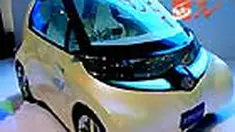 Ajang Indonesia International Motor Show kembali digelar di Jakarta. Berbeda dari tahun-tahun sebelumnya kali ini sejumlah pabrikan mengusung mobil modern dan futurisrik. 