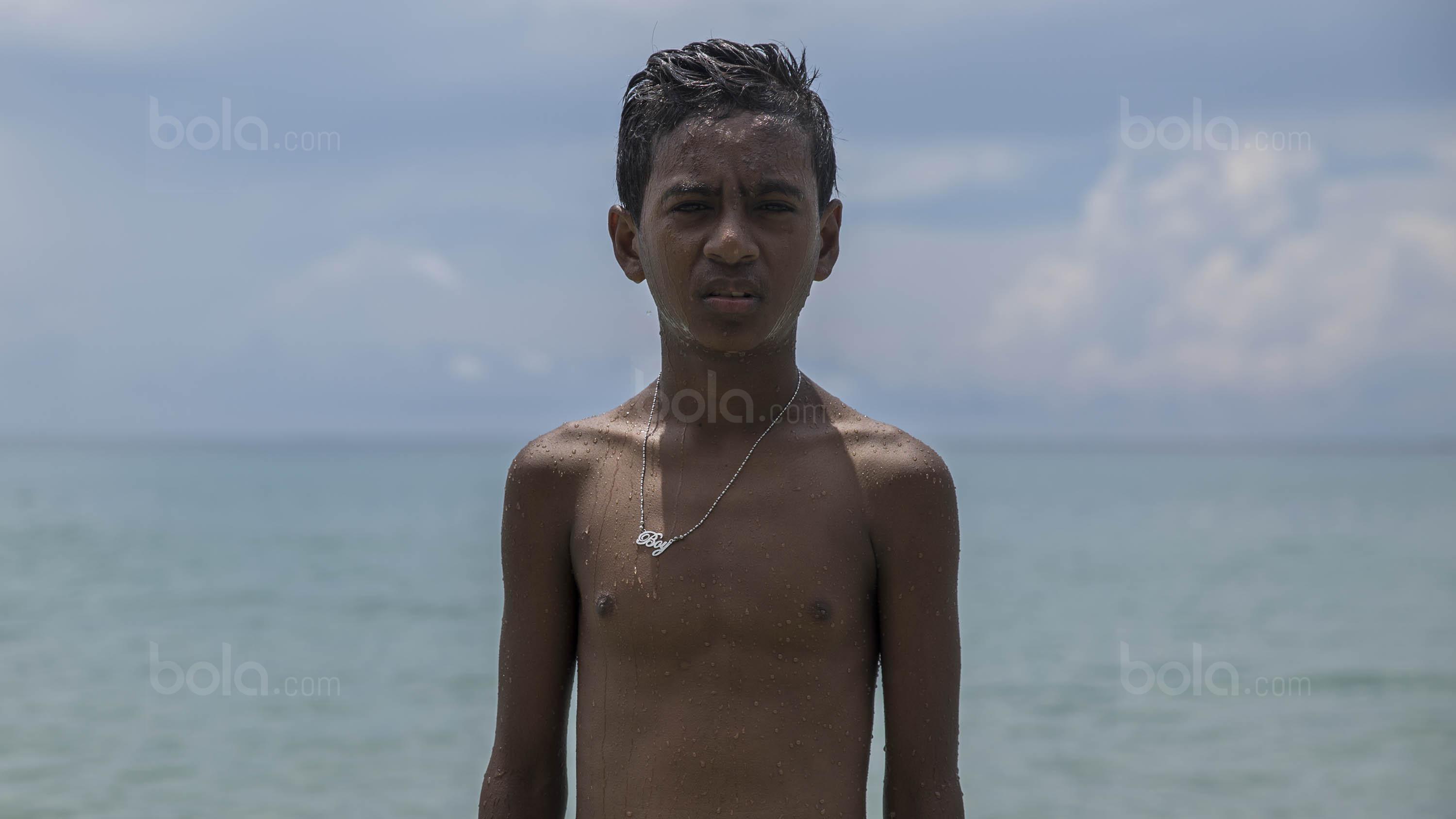 Pesepak bola SSB Tulehu Putra, Alghy Nahumarury. (Bola.com/Vitalis Yogi Trisna)