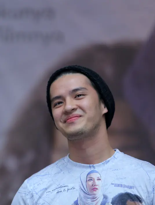 Morgan Oey berperan sebagai orang Korea bernama Hyun Gen. Setidaknya, Morgan belajar bahasa dan aksen Korea selama dua minggu, hanya sesuai dengan skrip. (Andy Masela/Bintang.com)