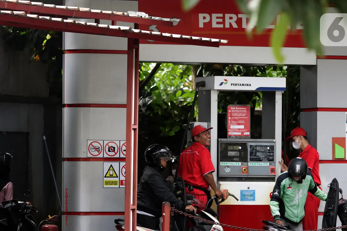 Detik-Detik Kenaikan Harga BBM Bersubsidi di SPBU