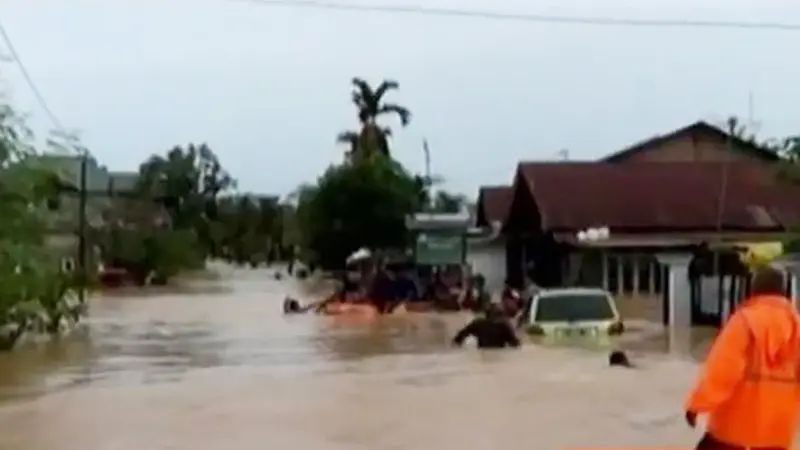 Segmen 2: Banjir di Padang hingga Pemakaman Korban Heli Jatuh
