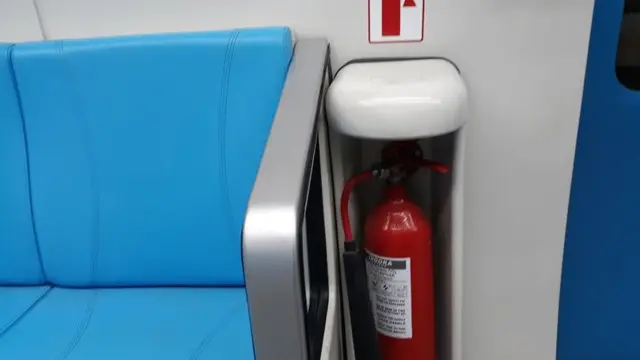 Interior kereta api ringan atau light rail trainset (LRT) Palembang, Sumatera Selatan resmi beroperasi secara komersial mulai hari ini,  Rabu (1/8/2018).  (Nurseffi/Liputan6.com)