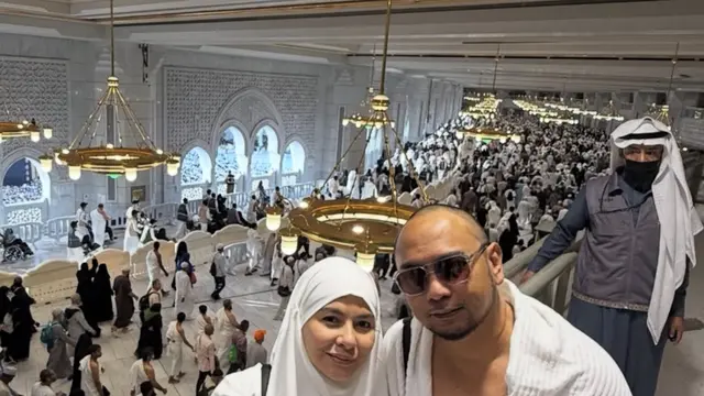 Meisya Siregar  Umrah saat Ramadan Bersama Suami. [@meisya__siregar]