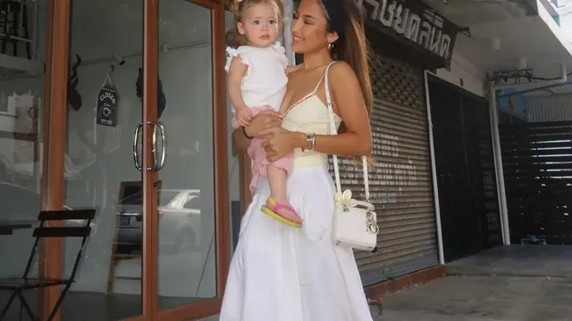 Potret Jennifer Coppen asuh kamari (credit: instagram/jennifercoppenreal20)