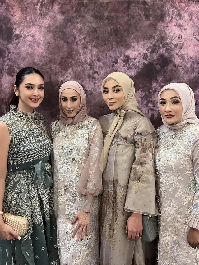 Gaya Kompak Nabila Syakieb Bersama Adik Iparnya, Margin Wieheerm. credit: Instagram  (@nsyakieb85)/(@marginw)