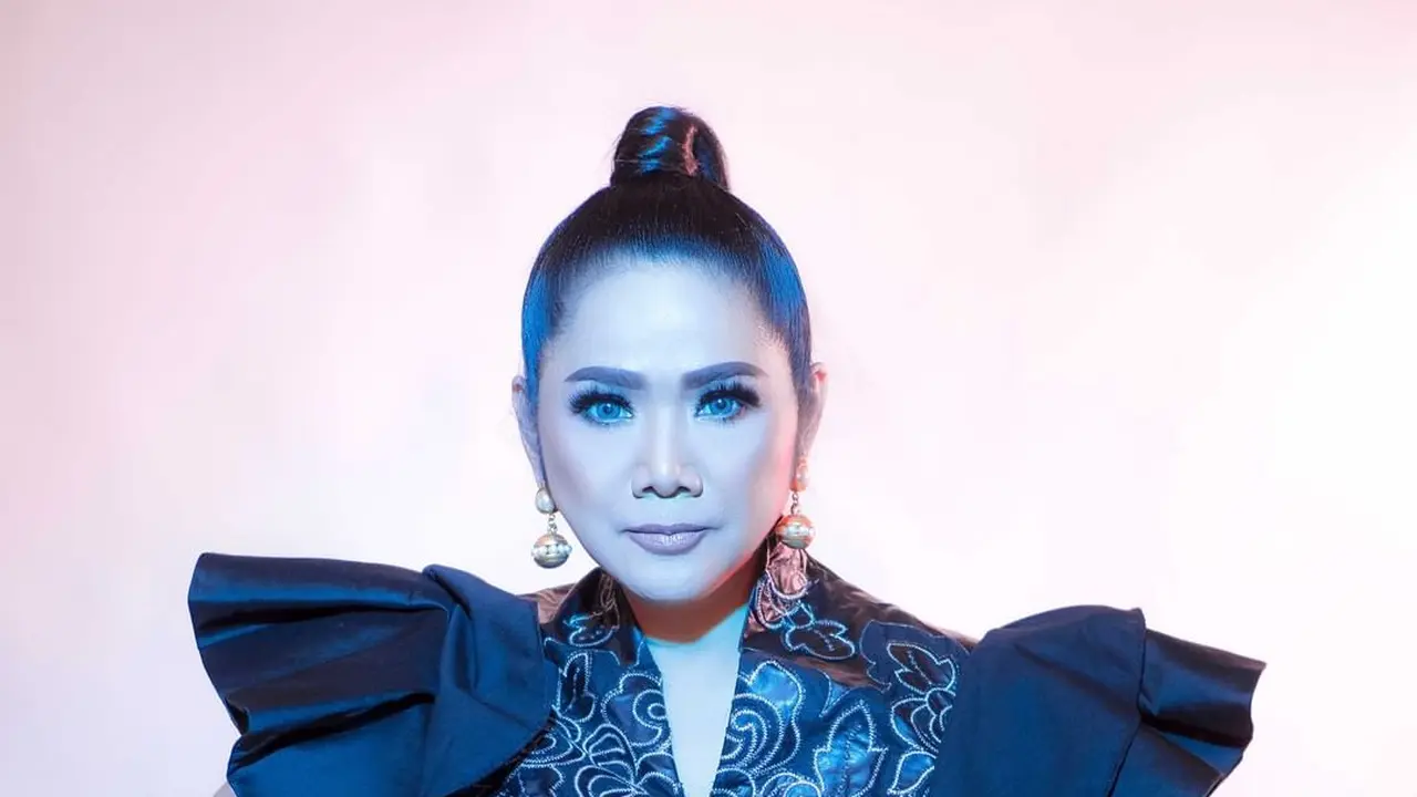Vina Panduwinata.