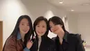 Acara VIP premiere Dark Nuns dihadiri oleh banyak teman dekat dari aktris utama film tersebut. Film yang akan dirilis pada 24 Januari itu sangat dinantikan oleh penggemar baik lokal maupun internasional. Antusiasme tinggi terlihat dari rekor penjualan tiket pre-sale yang berhasil dicetak di negara asalnya, Korea Selatan. (Liputan6.com/IG/@limjjy2)