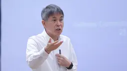 Pada kesempatan itu Yoshimi Ogawa juga menyebut pentingnya penambahan kamera untuk menunjang kinerja Video Assistant Referee (VAR) di kompetisi sepak bola profesional Indonesia, terutama di BRI Super League 2025/2026. (Bola.com/M Iqbal Ichsan)