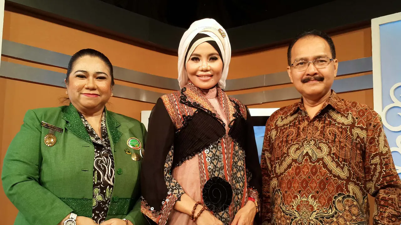 Jeng Ana Berjuang Antara Peluang dan Tantangan Pengobatan Herbal