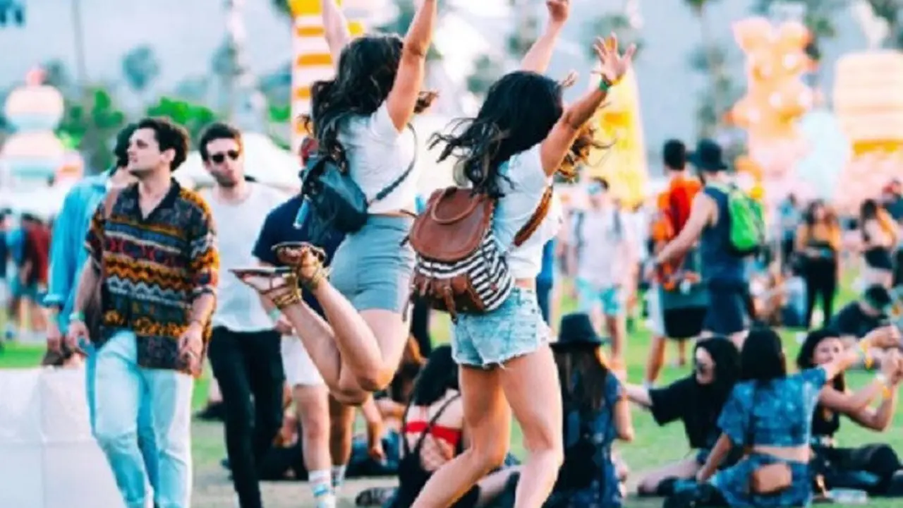Tips Padu Padan Tampil Keren ke Acara Festival Musik