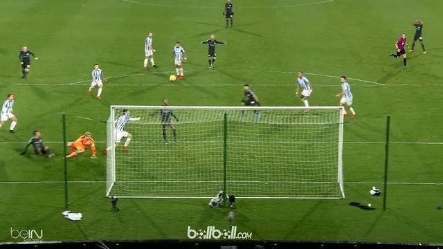 Meski sempat tertinggal, Manchester City raih kemenangan 2-1 atas Huddersfield, Minggu (26/11/2017). This video is presented by Ballball.
