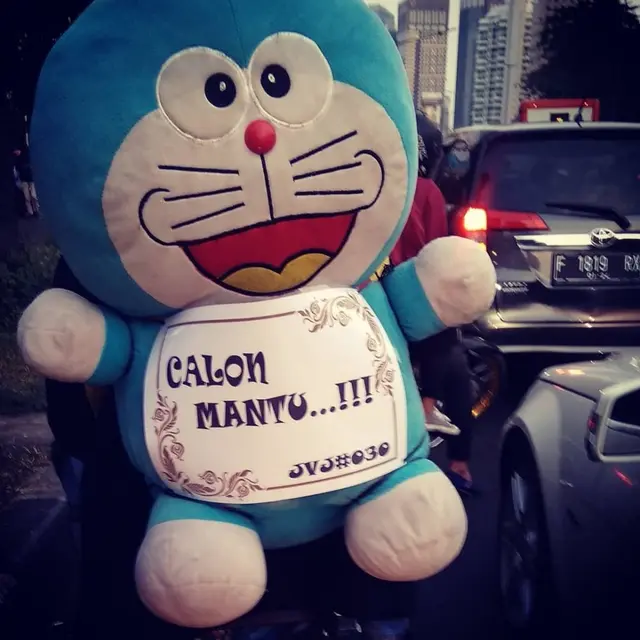 9 Tulisan Kocak di Belakang Motor saat Bawa Barang Ini Bikin Geleng Kepala