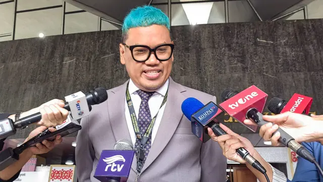 Anggota DPR dari Fraksi PAN Surya Utama alias Uya Kuya.