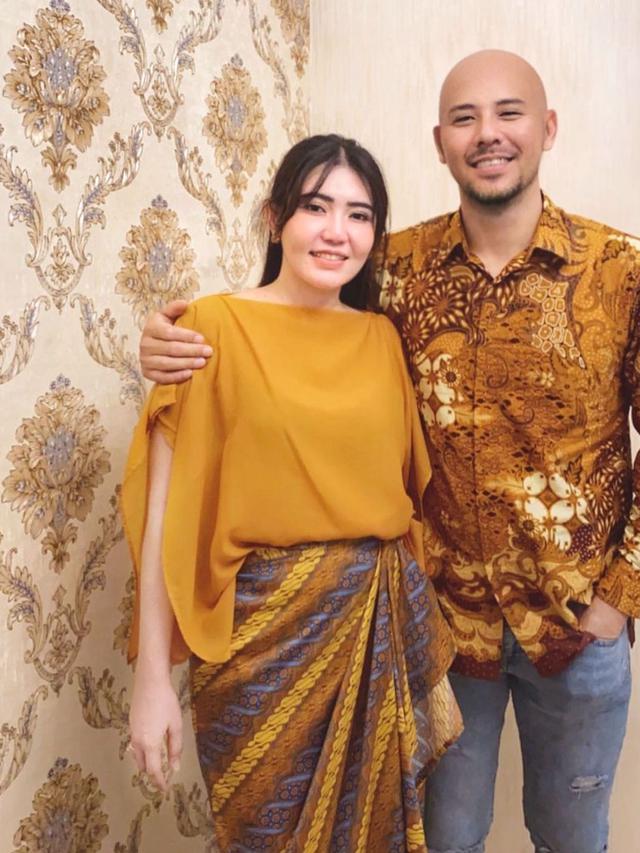 7 Gaya Via Vallen Tampil Kompak dengan Kekasih Ini Didoakan Segera Menikah