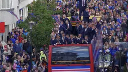 Suasana jalan raya yang dipenuhi fans Islandia saat menyambut kedatangan timnas Islandia usai berlaga pada Piala Eropa 2016 di Reykjavik, Islandia, (4/7/2016). (Reuters/Geirix)