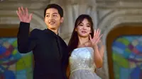 Di Foto ini, Song Joong Ki dan Song Hye Kyo Seperti Pengantin