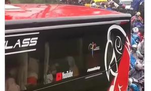 Ciwidey Macet Parah di Libur Isra Mikraj dan Imlek 2025, yang Mau Healing Malah Pening.&nbsp; (Sc: Tt/sibenzo)&nbsp; foto: Instagram @bandungvox, @aboutdkj