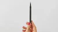 Cara agar Eyeliner Spidol Kering Bisa Dipakai Kembali Tanpa Harus Beli Baru