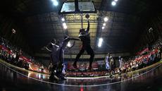 Suasana pertandingan basket NBL Championship Series antara Satria Muda Bitama melawan Aspac di Hall Basket Gelora Bung Karno, Senayan, Jakarta. Senin (4/5). Satria Muda Britama menang dengan skor 59-53 (bola.com/Arief Bagus)