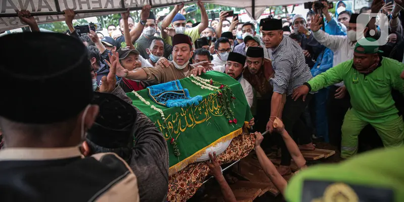 Suasana Pemakaman Haji Lulung