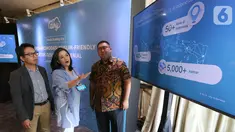 Peneliti Alvara Research Center Lilik Purwandi, VP Marketing Airy Ika Paramita dan Head of Business Unit Airy Ricky Zulfandi berbincang di sela-sela media briefing Potensi Akomodasi Muslim Friendly untuk Generasi Milenial di Jakarta, Kamis (31/10/2019). (Liputan6.com/Fery Pradolo)