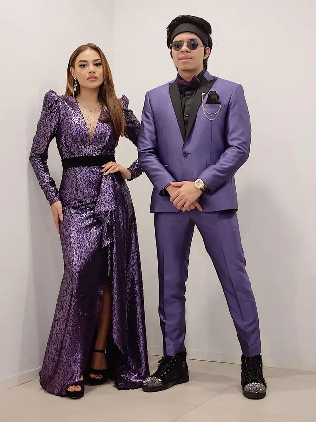 6 Gaya Aurel Hermansyah dan Atta Halilintar Pakai Outfit Senada saat Kerja, Jadi Sorotan