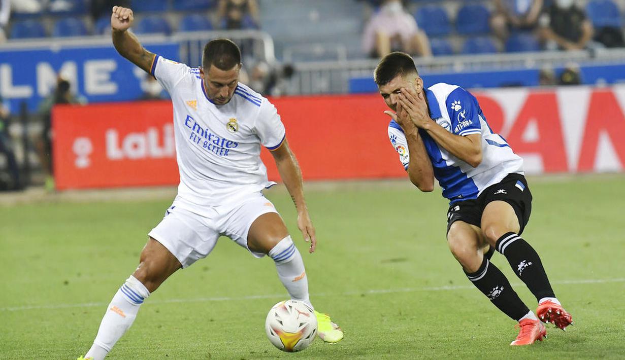 Bertandang ke markas Deportivo Alaves, Estadio Mendizorroza, Minggu (15/08/2021), Real Madrid menang dengan skor meyakinkan 4-1. (Foto: AP/Alvaro Barrientos)