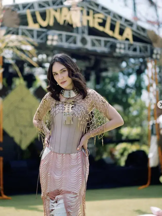 Model Rambut Luna Maya dari Masa ke Masa