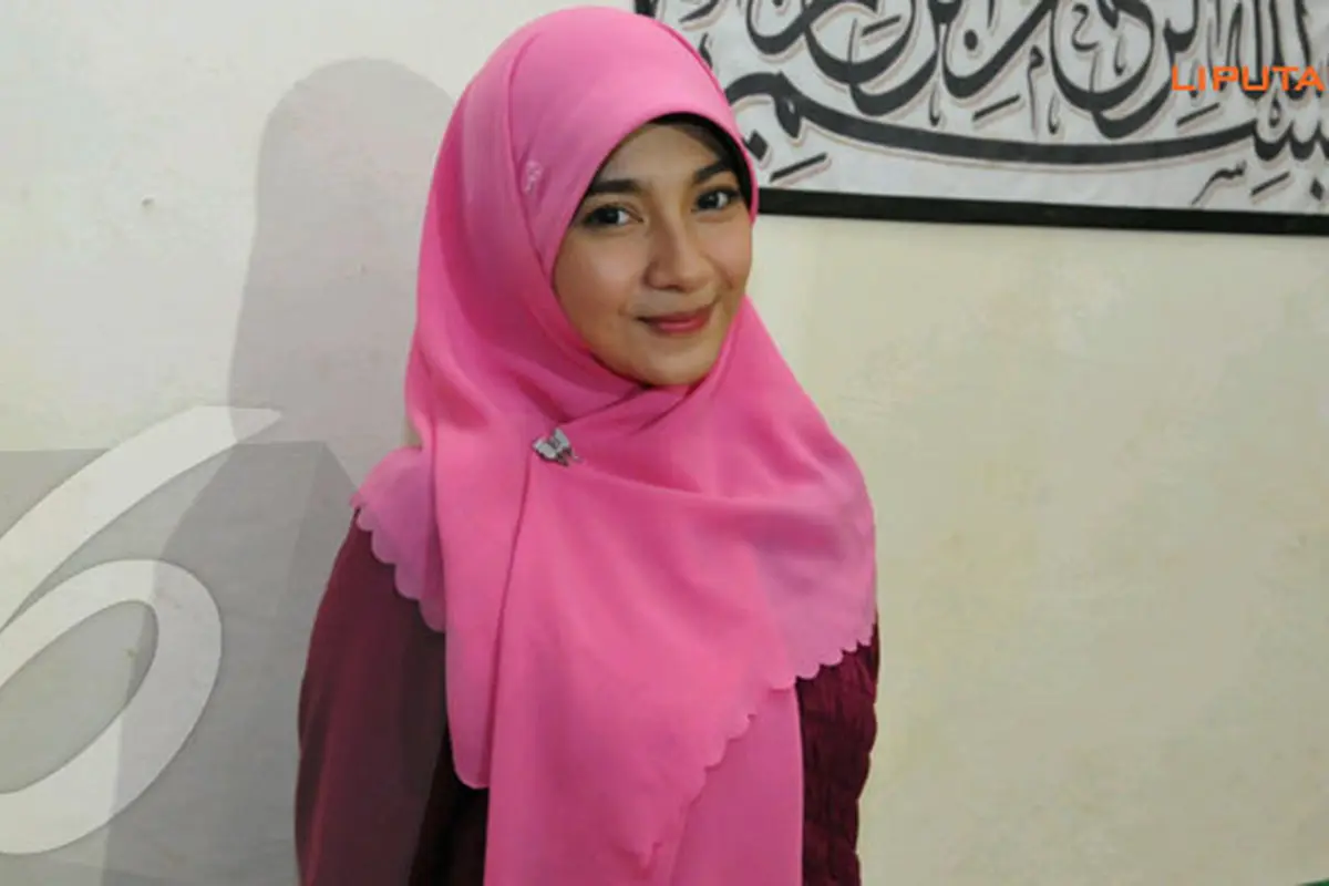 dinda-kirana-130728b.jpg