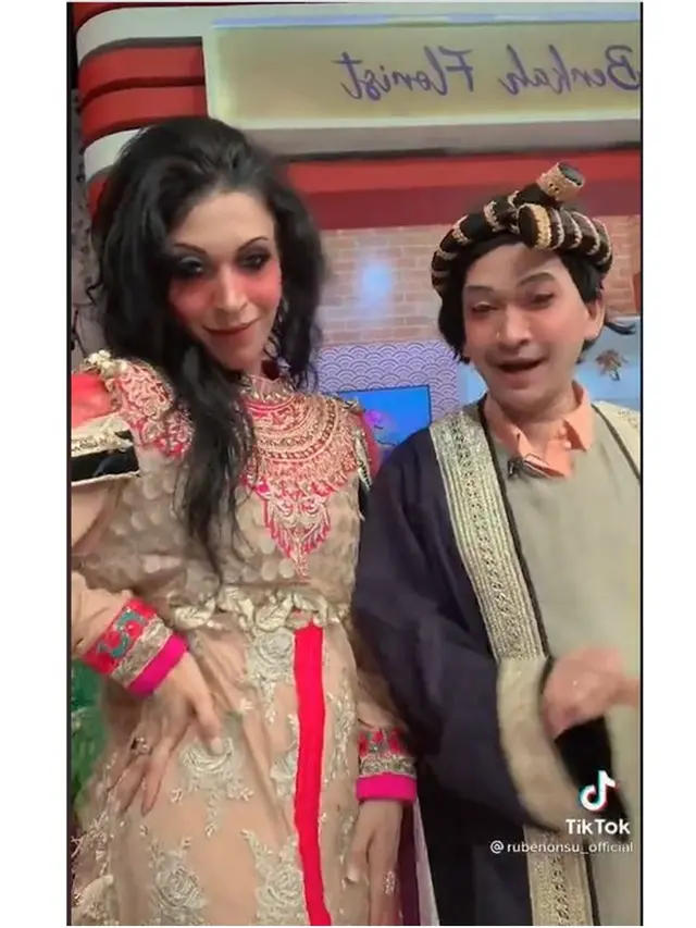 6 Potret Kak Jill TikToker Penjual Gorden yang Viral, Ternyata Adik Robby Shine