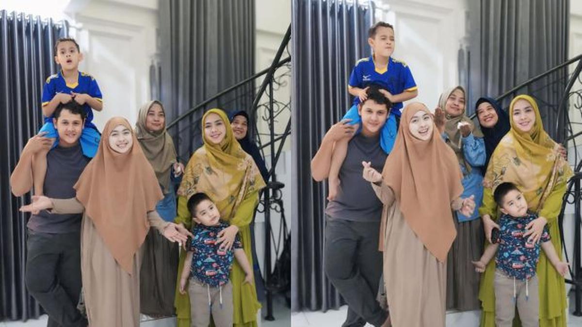 Sepulang dari Mesir, 5 Potret Kebahagiaan Oki Setiana Dewi Kembali Kumpul Keluarga Bareng Ibu dan Adik-Adiknya