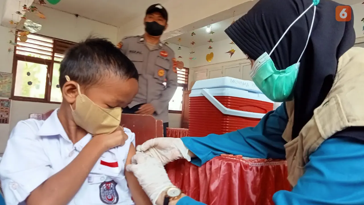 vaksinasi usia 6 sampai 11 tahun di Kota Palu