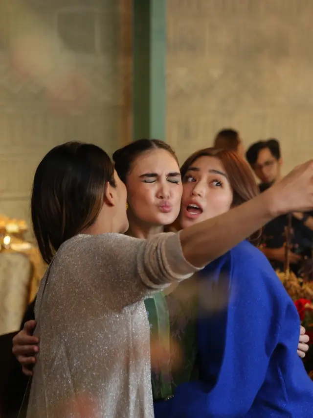 [Fimela] Ultah Luna Maya ke-36