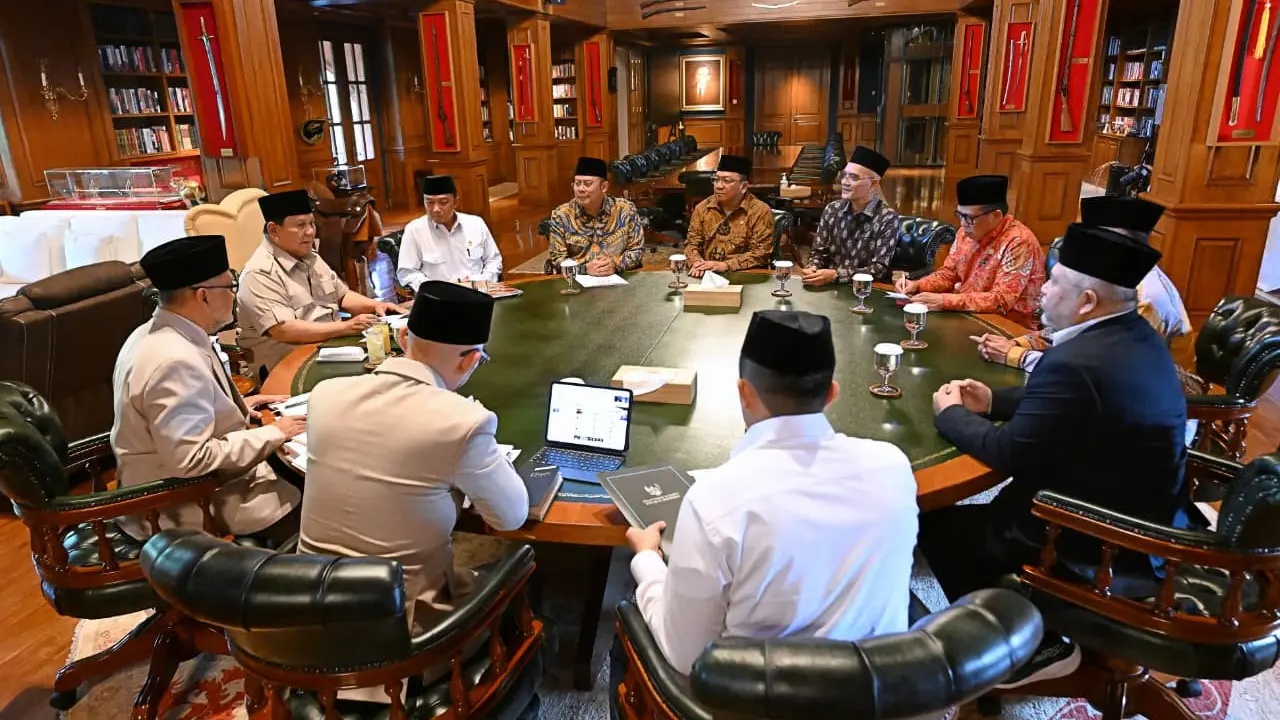 Presiden Prabowo Subianto Rapat Bersama Menteri di Hambalang, Jawa Barat, Rabu (17/6/2026).