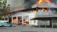 Amukan Si Jago Merah Tewaskan Lansia dan Hanguskan 10 Ambulans