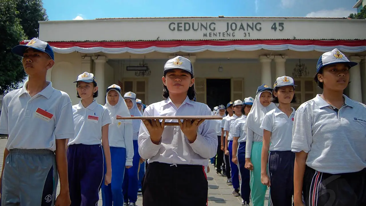 Paskibraka Siap Upacara Hari Kemerdekaan di Gedung Joang 45