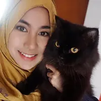 Pemeran yang mengawali kariernya dari dunia modeling, Anisa Rahma kini tampil berbeda dari biasanya. Ia memutuskan untuk berhijab. Lantas, apa yang membuat dirinya memutuskan untuk berhijab.  (via Instagram @anisarahma_12)