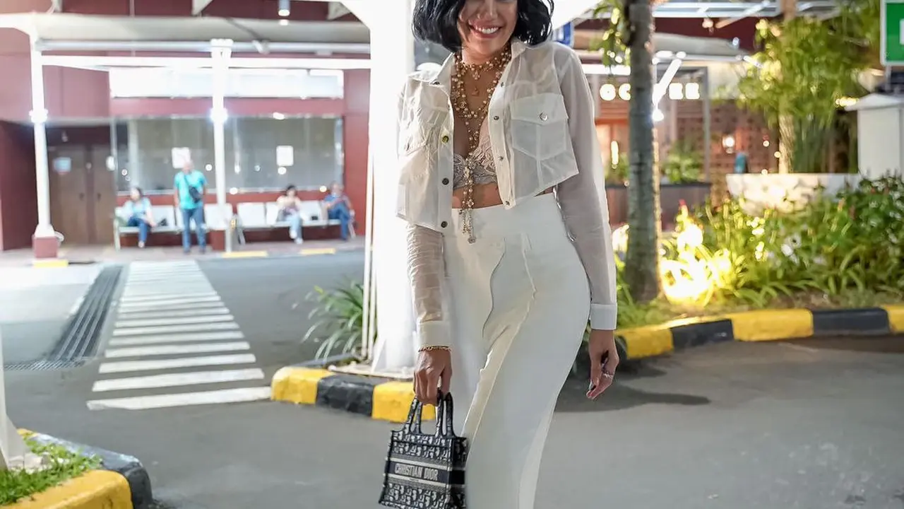 Posting Pengakuan Penuh Emosional, Nikita Mirzani Menyesal Tidak Gandeng Shopee Live Sejak Awal Demi Omzet Besar