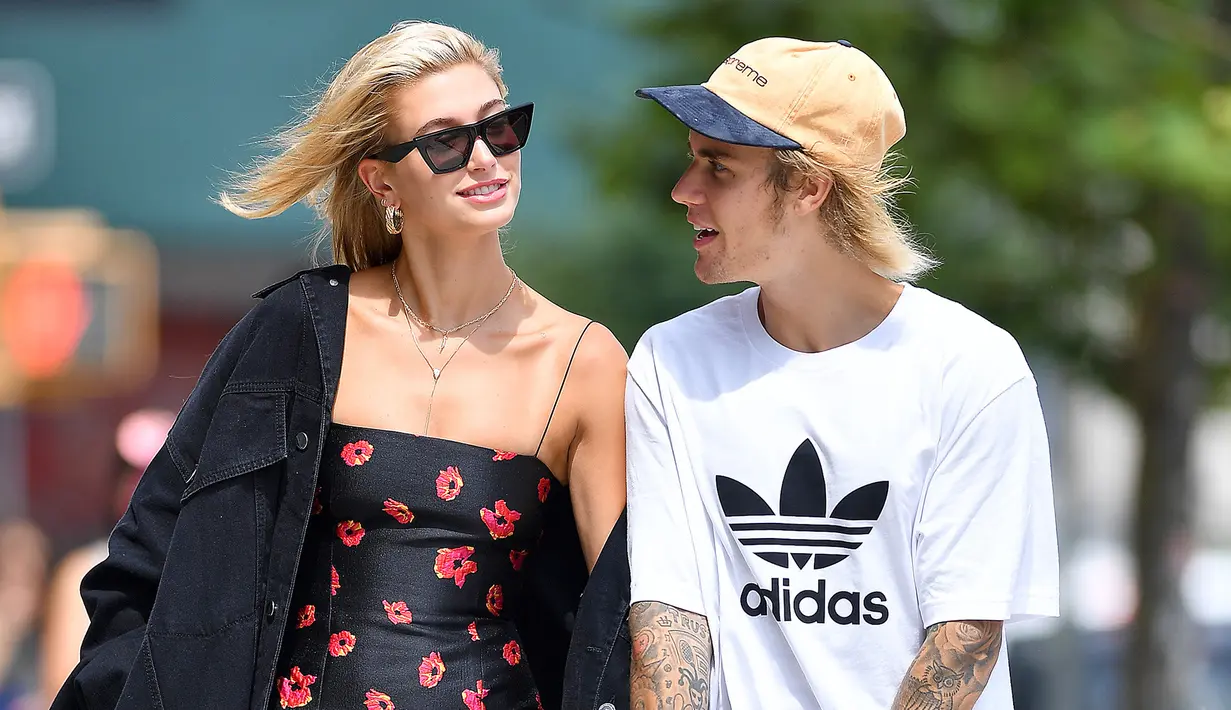 Meski kabar pernikahan Hailey Baldwin dan Justin Bieber hanya hoaks, bukan berarti pernikahan mereka batal dilaksanakan. (Robert O'Neil-Splash - People Magazine)