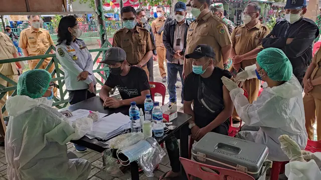 Vaksinasi Covid-19 di Samosir