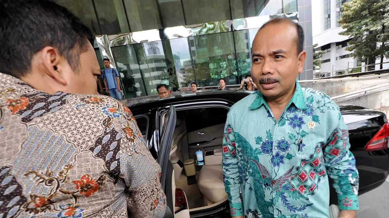 Menteri PPN Andrinof Chaniago Lapor Harta Kekayaan ke KPK