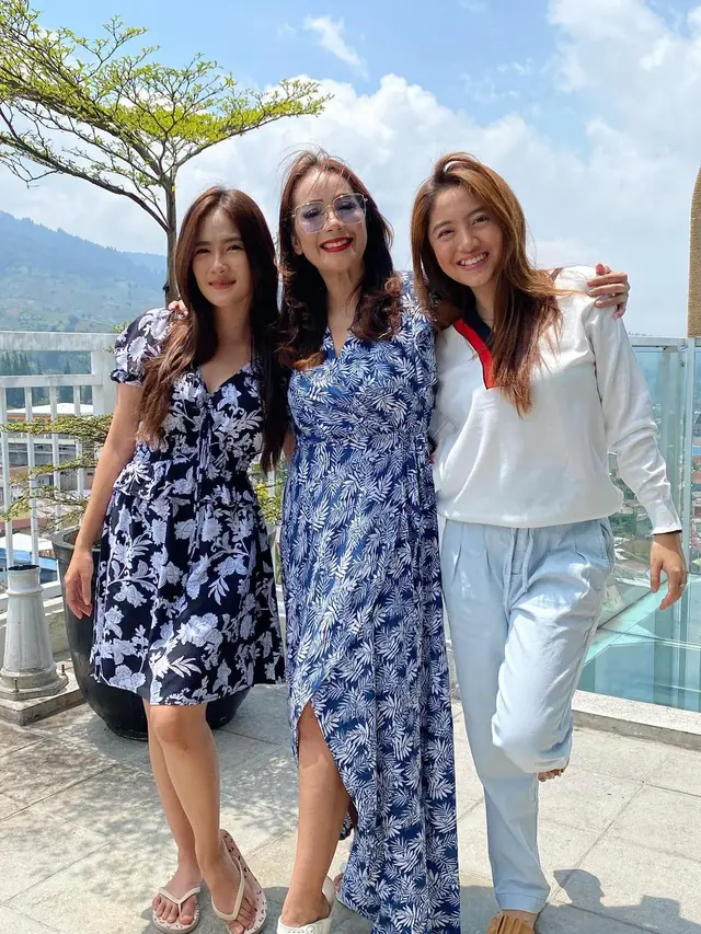 Shanice Margaretha, Natalie Zenn dan Irene Librawati (Foto: Instagram/@mamiiren)