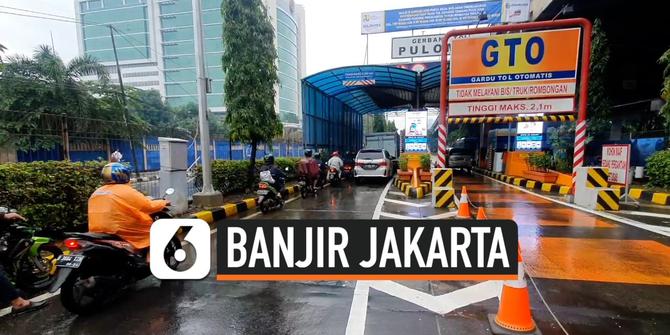 VIDEO: Banjir Jakarta, Motor Masuk Tol Dalam Kota